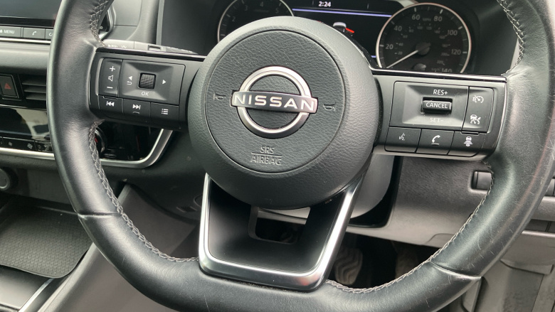 Nissan Qashqai 1.3 DiG-T MH Acenta Premium 5dr Petrol Hatchback